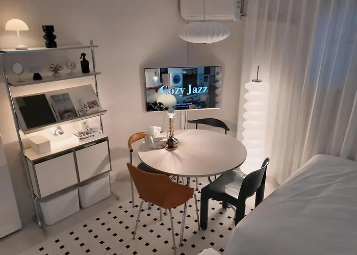 Apartment Soso On 합법숙소#대흥역도보 3분 #4퀸 #kdh#홍대 #8인 #공항철도 #신촌 #지하철초근접 #마포 #세브란스 #k Seoul